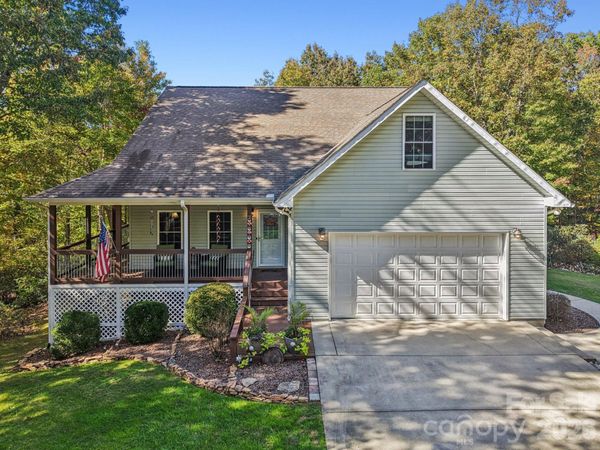 6 Wagon Trace, Flat Rock, NC 28731