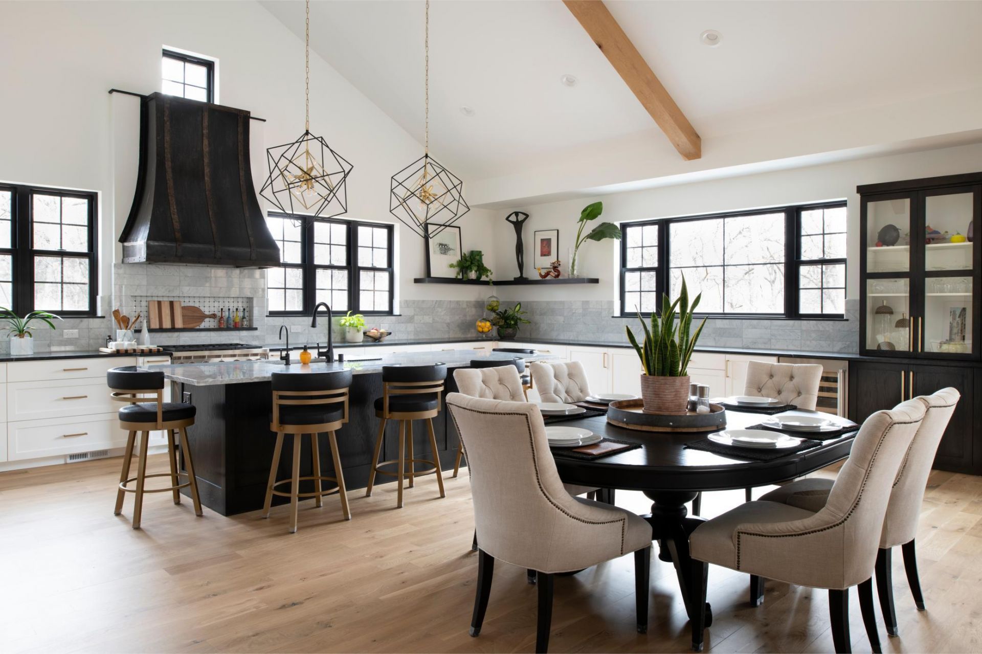 209 Quail Street , Mahtomedi, MN 55115