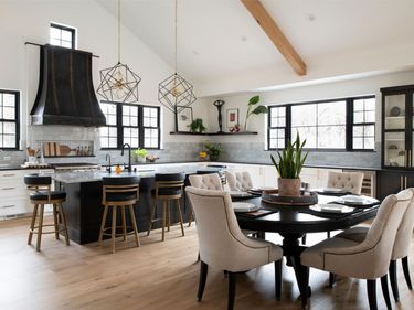 209 Quail Street , Mahtomedi, MN 55115