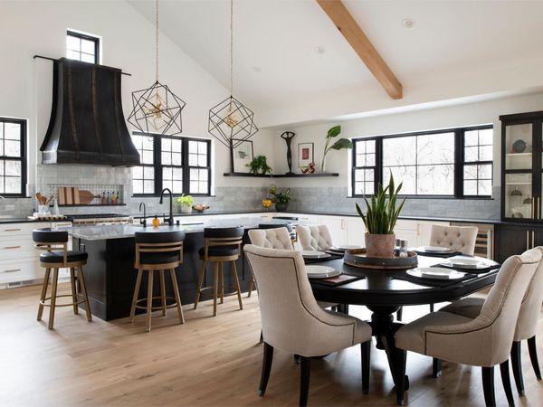 209 Quail Street , Mahtomedi, MN 55115