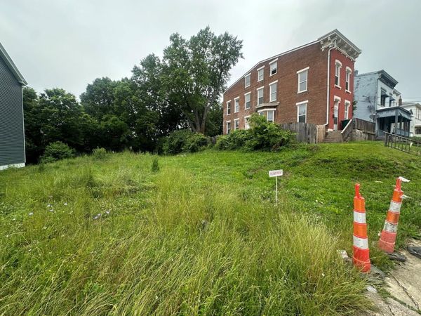 962 Wells Street, Cincinnati, OH 45205