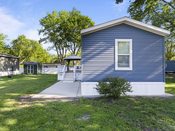 7 Pulaski Street , Mahomet, IL 61853