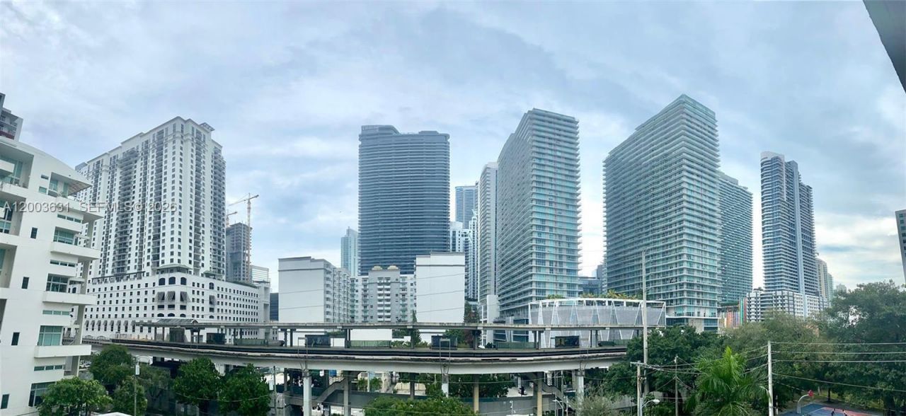 115 SW 11th St , Unit 509, Miami, FL 33130 Photo