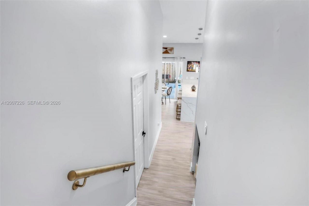 10048 SW 221st St, Cutler Bay, FL 33190 Photo