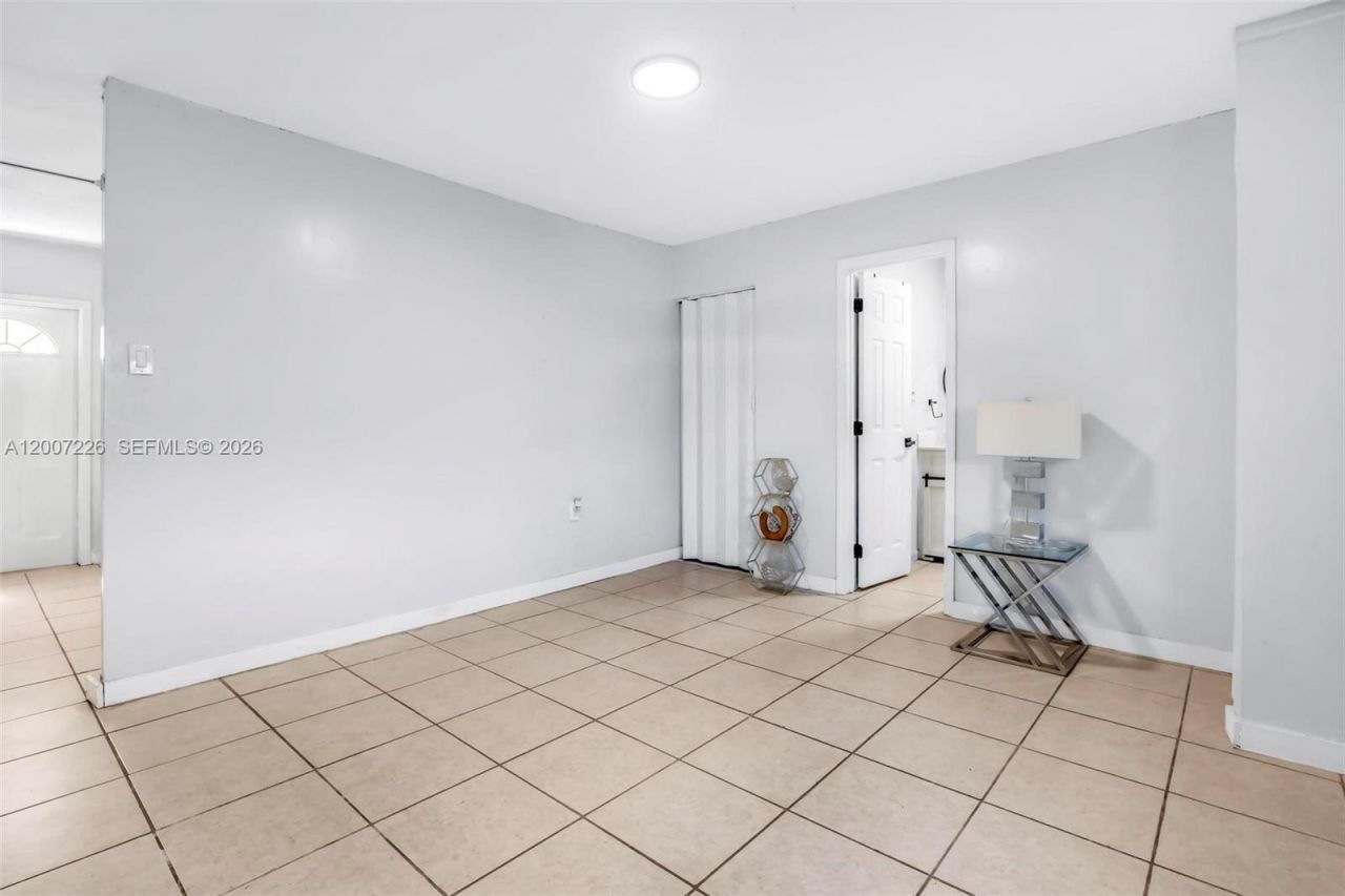 10048 SW 221st St, Cutler Bay, FL 33190 Photo