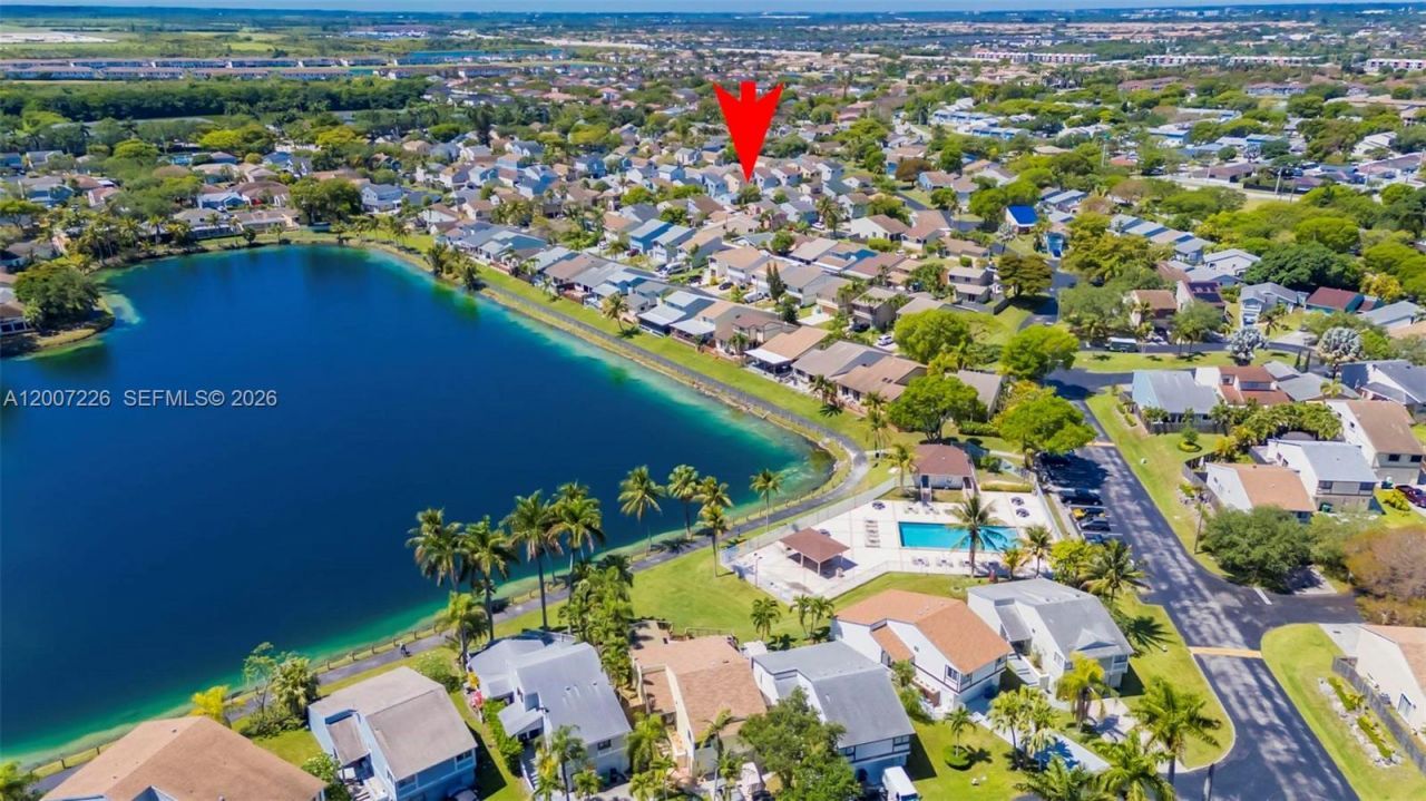 10048 SW 221st St, Cutler Bay, FL 33190 Photo