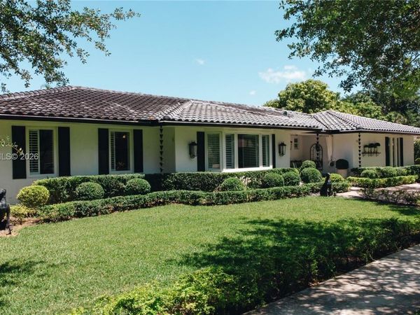 16241 W Troon Cir , Miami Lakes, FL 33014