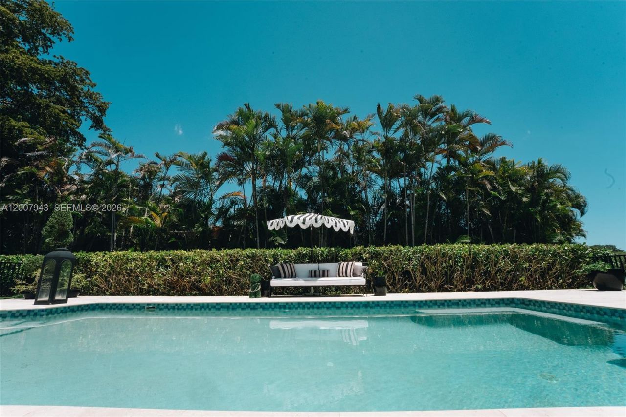 16241 W Troon Cir , Miami Lakes, FL 33014 Photo