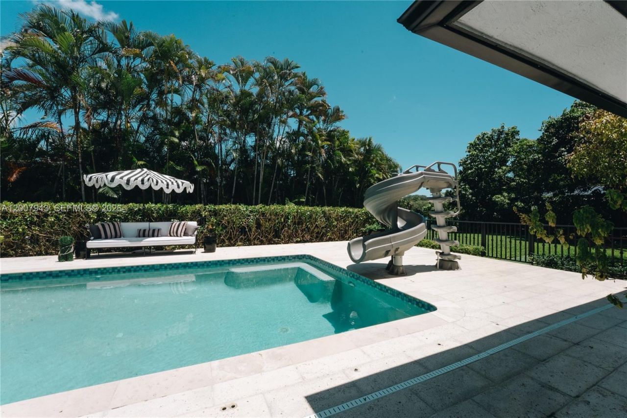 16241 W Troon Cir , Miami Lakes, FL 33014 Photo