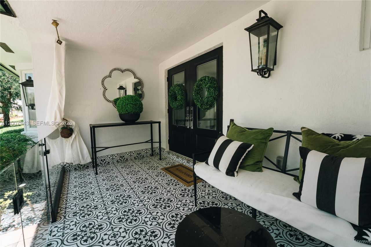 16241 W Troon Cir , Miami Lakes, FL 33014 Photo