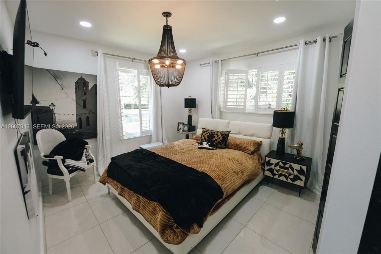 16241 W Troon Cir , Miami Lakes, FL 33014 Photo