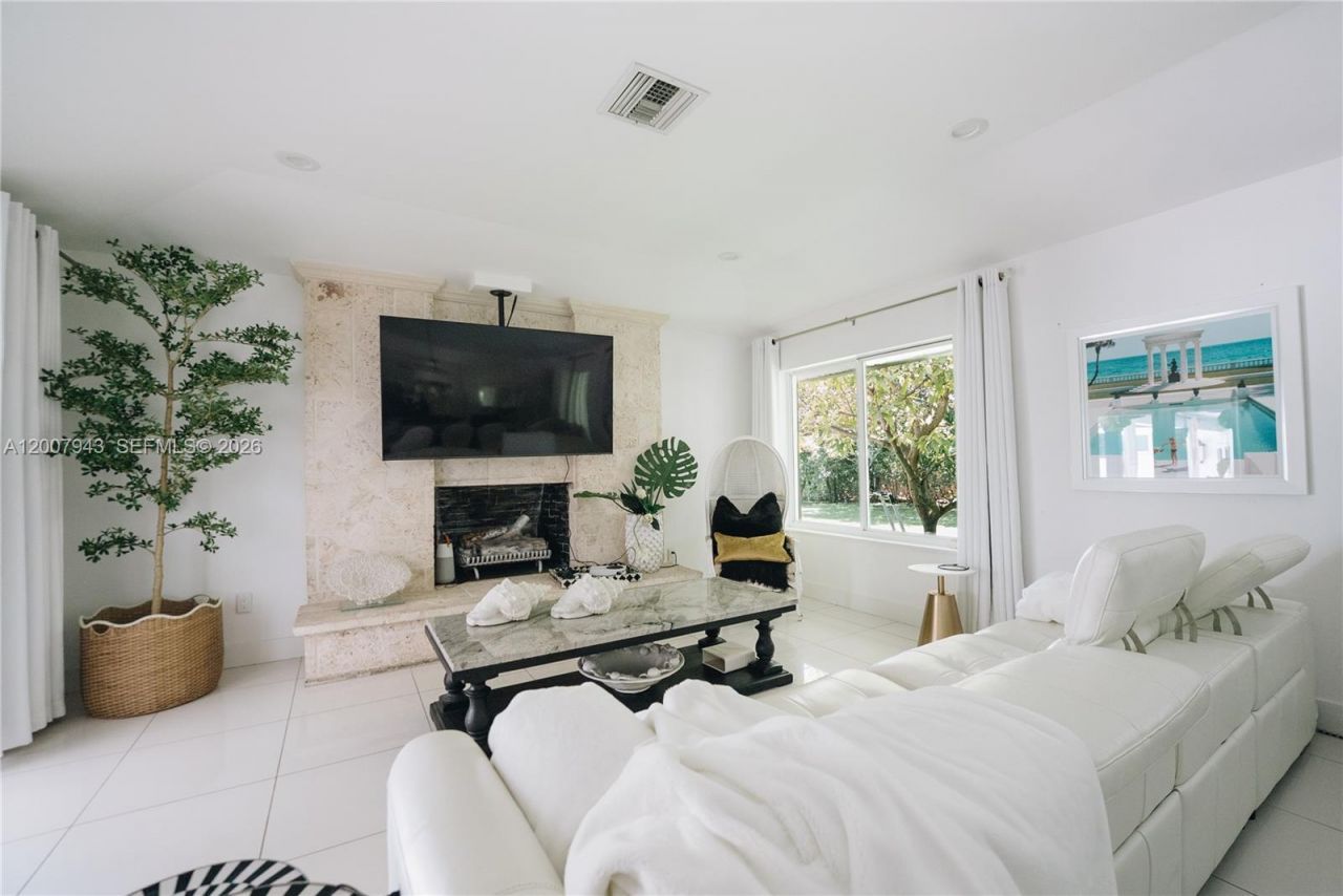 16241 W Troon Cir , Miami Lakes, FL 33014 Photo