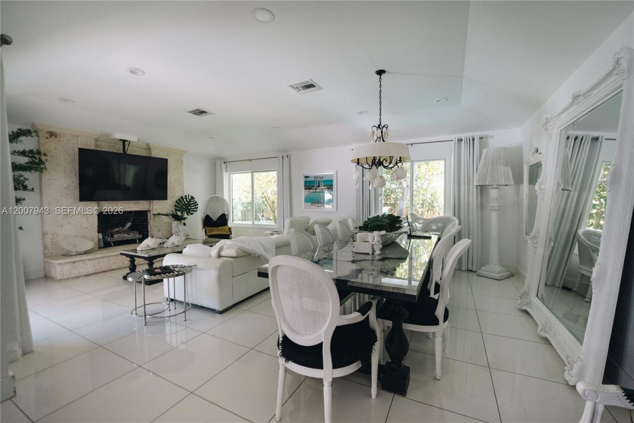 16241 W Troon Cir , Miami Lakes, FL 33014 Photo