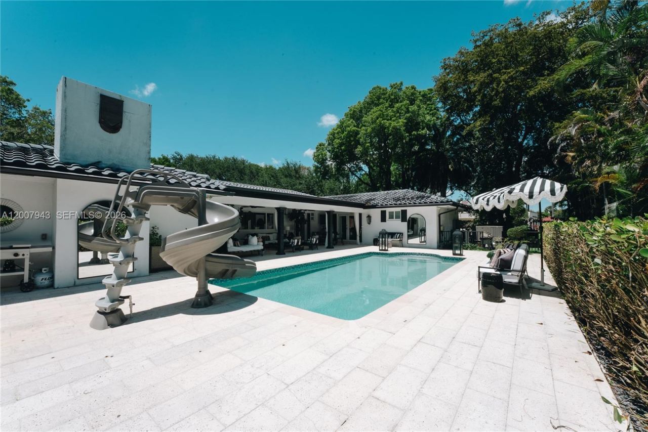 16241 W Troon Cir , Miami Lakes, FL 33014 Photo