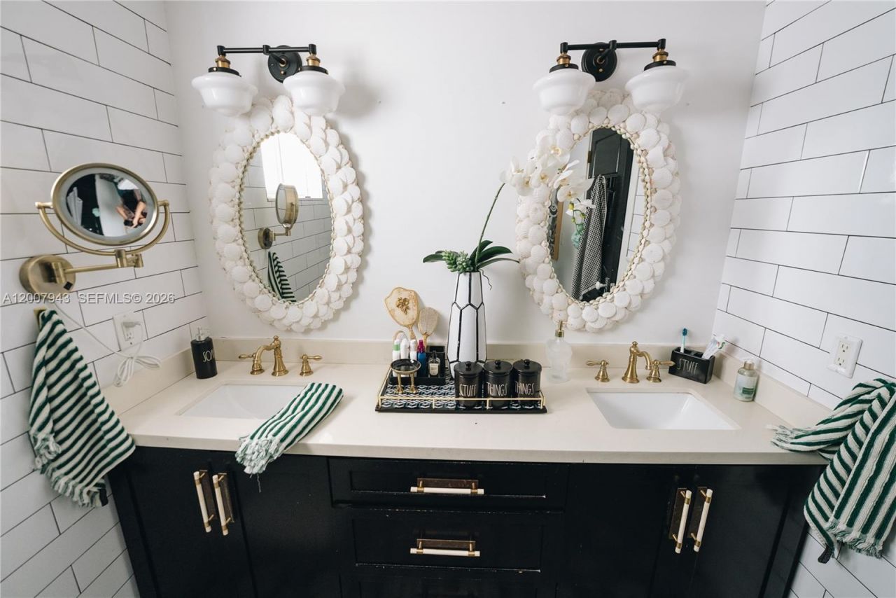 16241 W Troon Cir , Miami Lakes, FL 33014 Photo