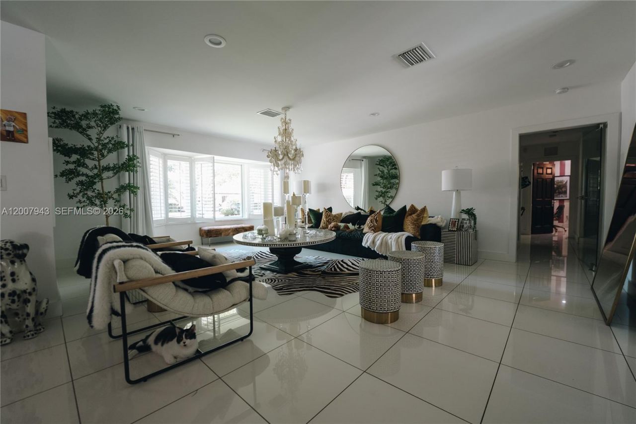 16241 W Troon Cir , Miami Lakes, FL 33014 Photo