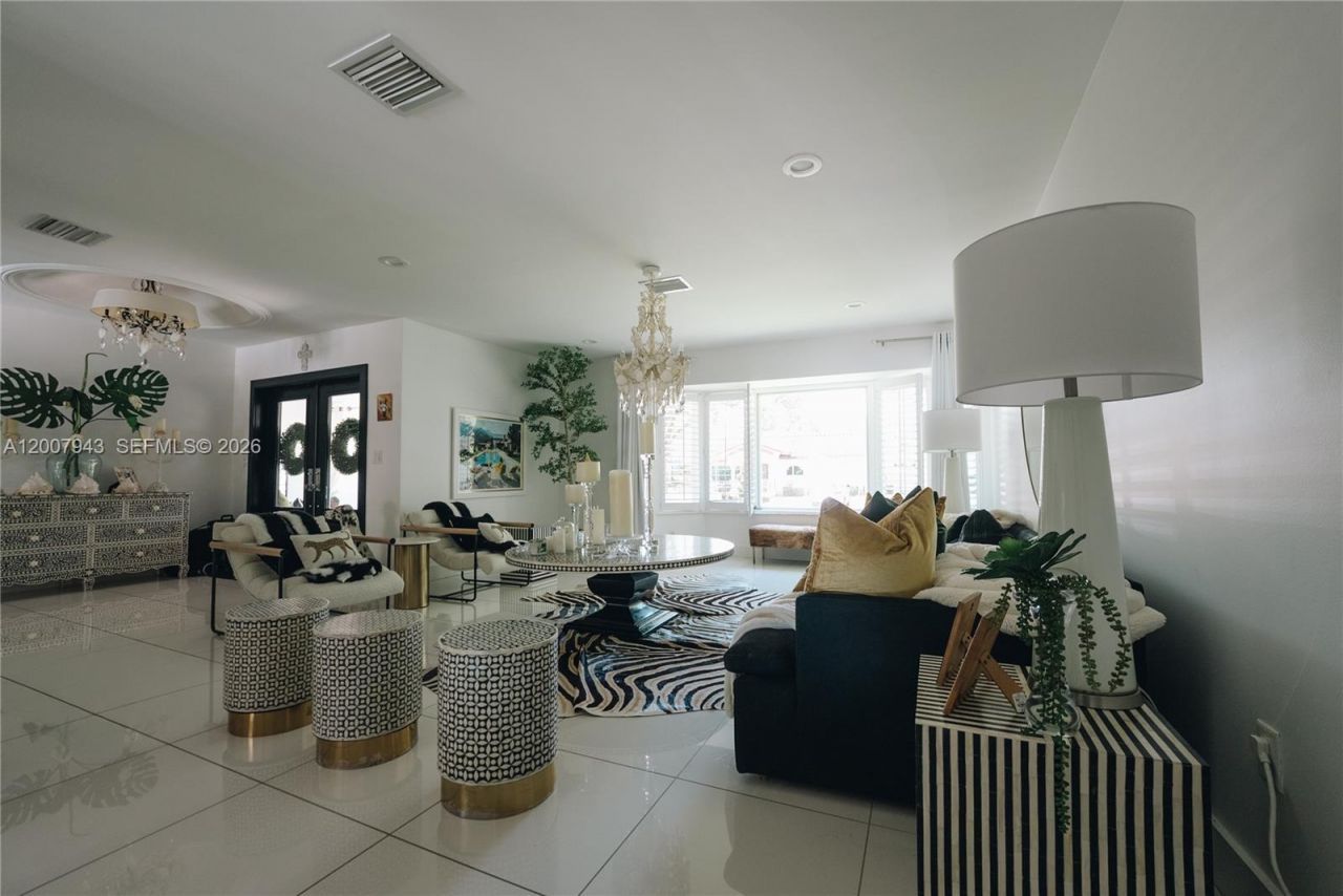 16241 W Troon Cir , Miami Lakes, FL 33014 Photo