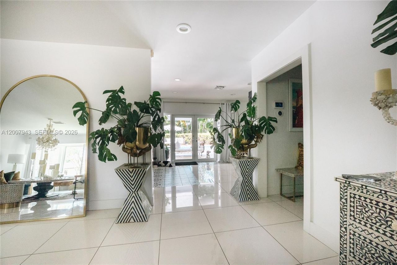 16241 W Troon Cir , Miami Lakes, FL 33014 Photo