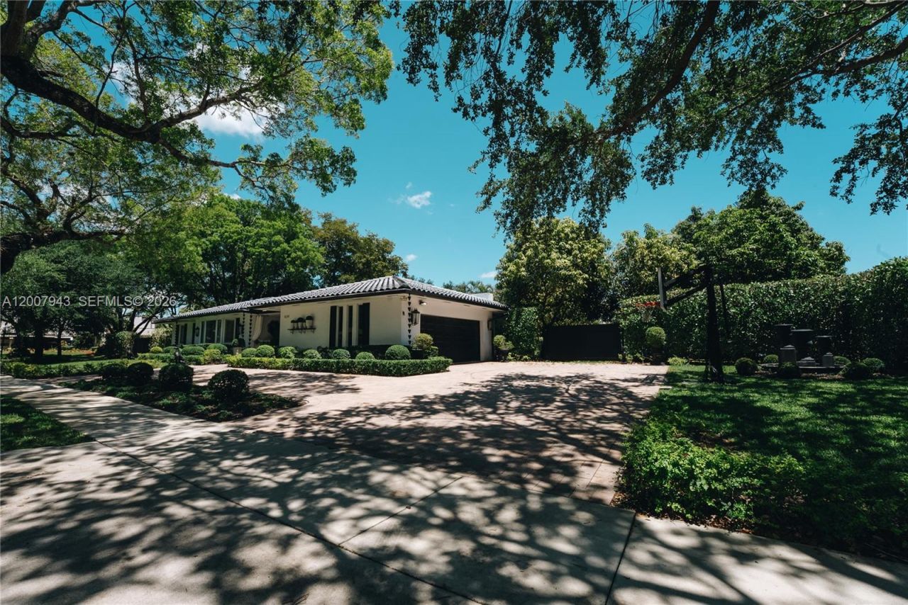 16241 W Troon Cir , Miami Lakes, FL 33014 Photo