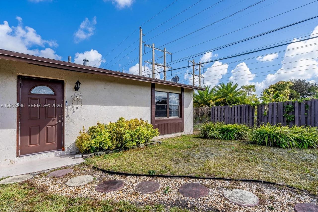 4829 SW 136th Pl, Miami, FL 33175 Photo