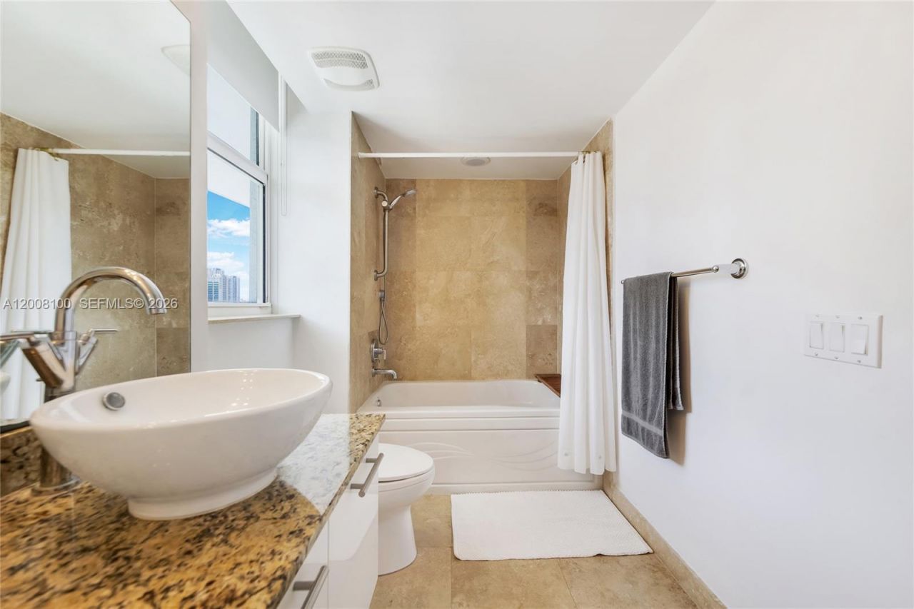 41 SE 5th St, Unit 504, Miami, FL 33131 Photo