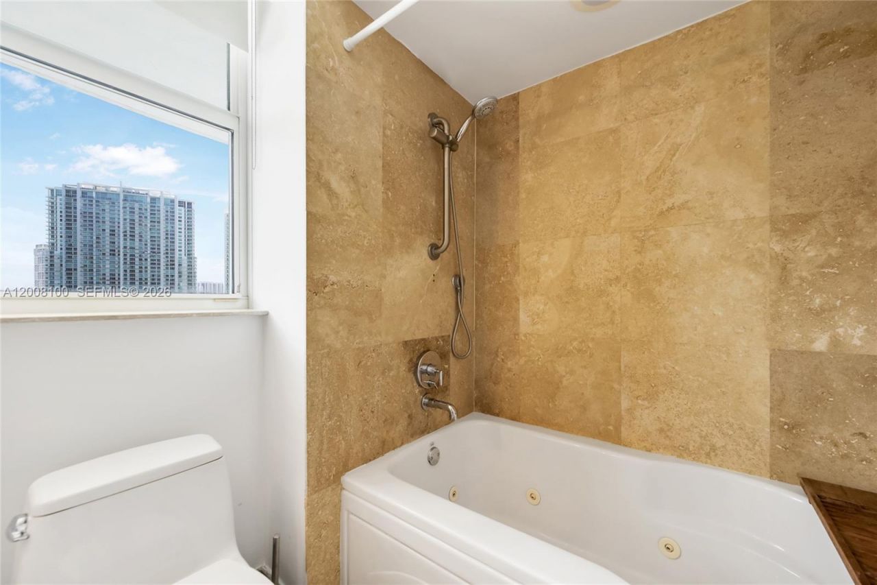 41 SE 5th St, Unit 504, Miami, FL 33131 Photo