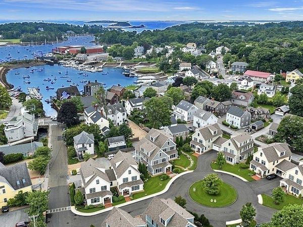 1 Sawmill Circle, Manchester, MA 01944