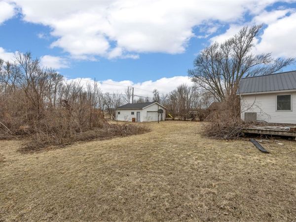 625 Freeseway Drive , Robins, IA 52328