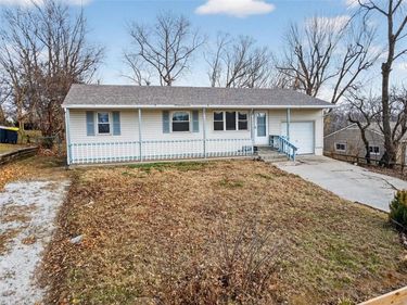 3701 N Cypress Avenue, Kansas City, MO 64117