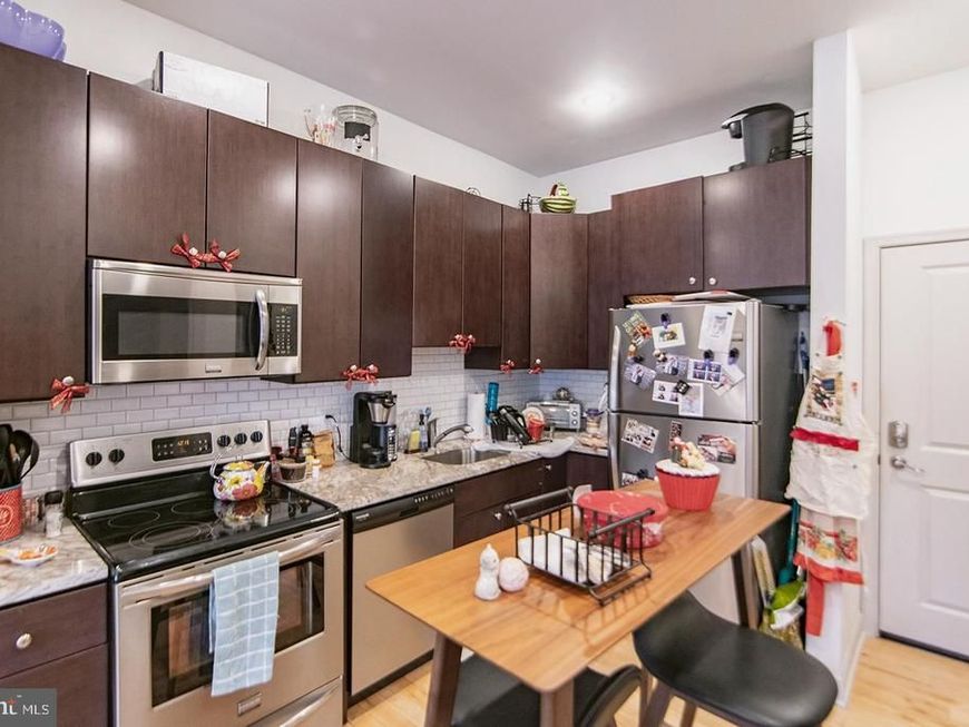 427 33 Monroe Street, Unit 403, Philadelphia, PA 19146 Main Photo