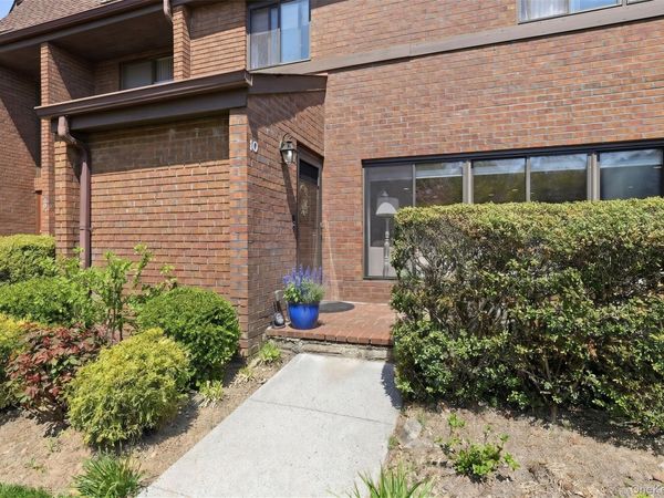 10 Oldfield, Unit 367, Roslyn, NY 11576