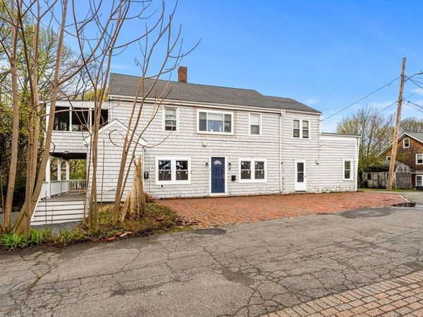 9 Maple Circle, Unit 1, Marblehead, MA 01945