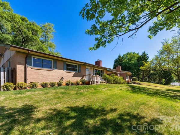 40 Wagon Road, Asheville, NC 28805