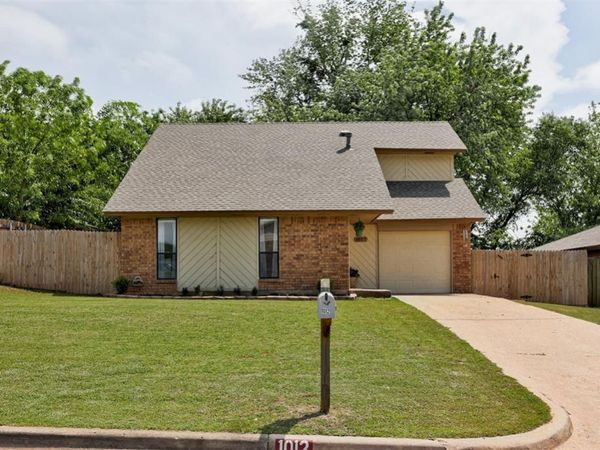 1012 Redstone Drive, Noble, OK 73068