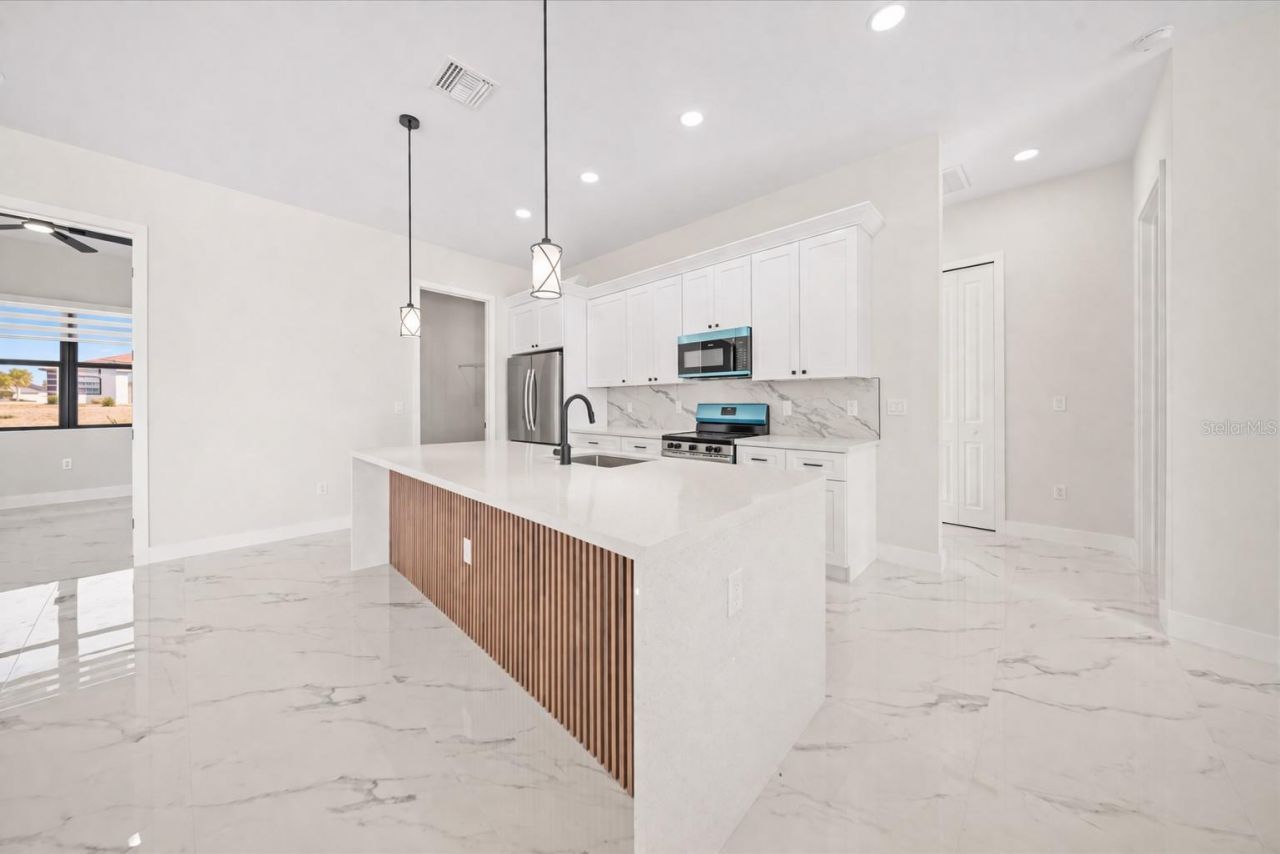 122 NE 11th Terrace, Cape Coral, FL 33909 Photo