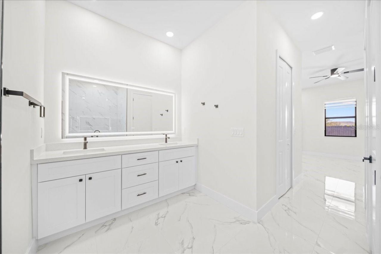 122 NE 11th Terrace, Cape Coral, FL 33909 Photo