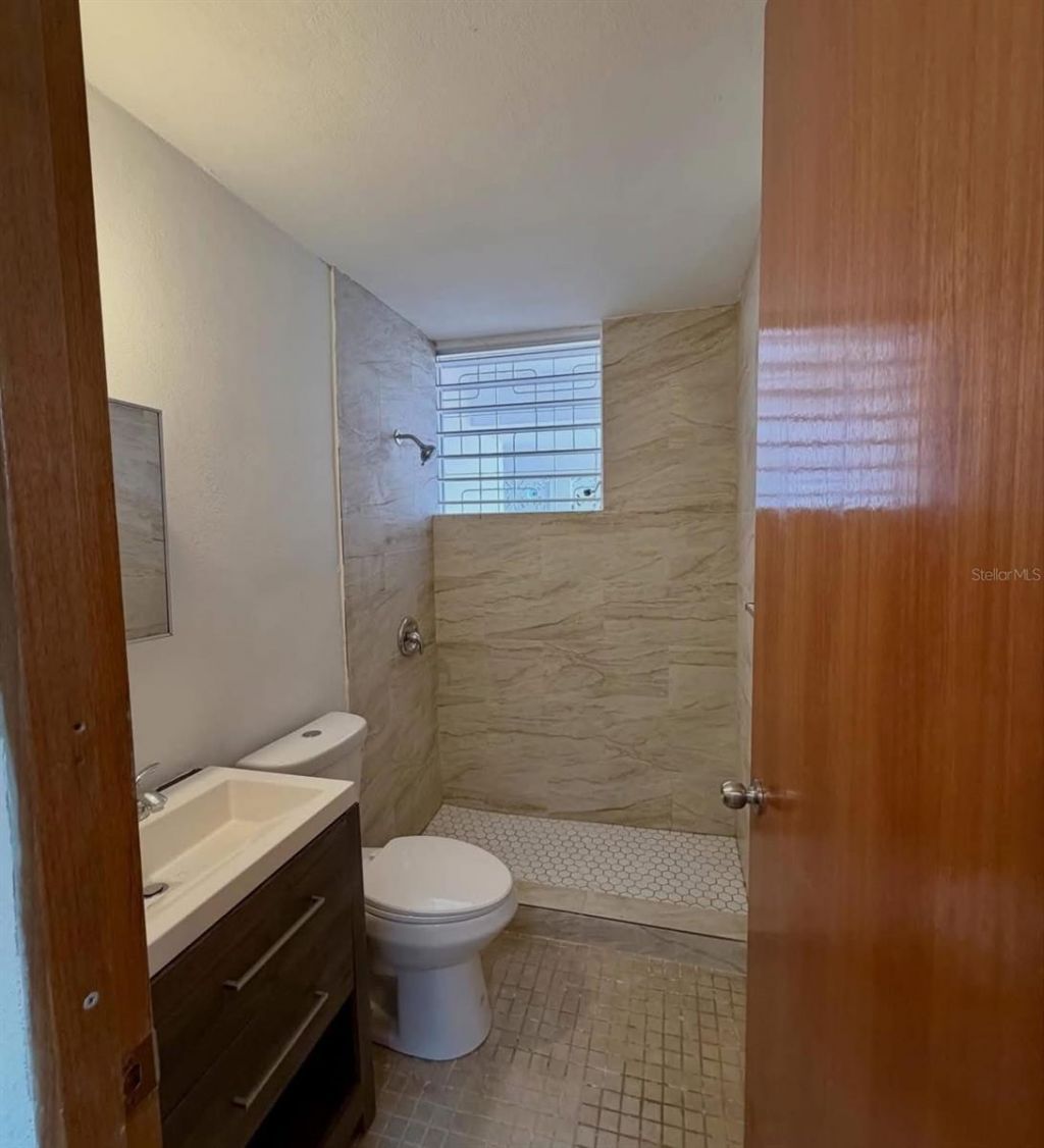 882 Calle Paganini, San Juan, PR 00924 Photo