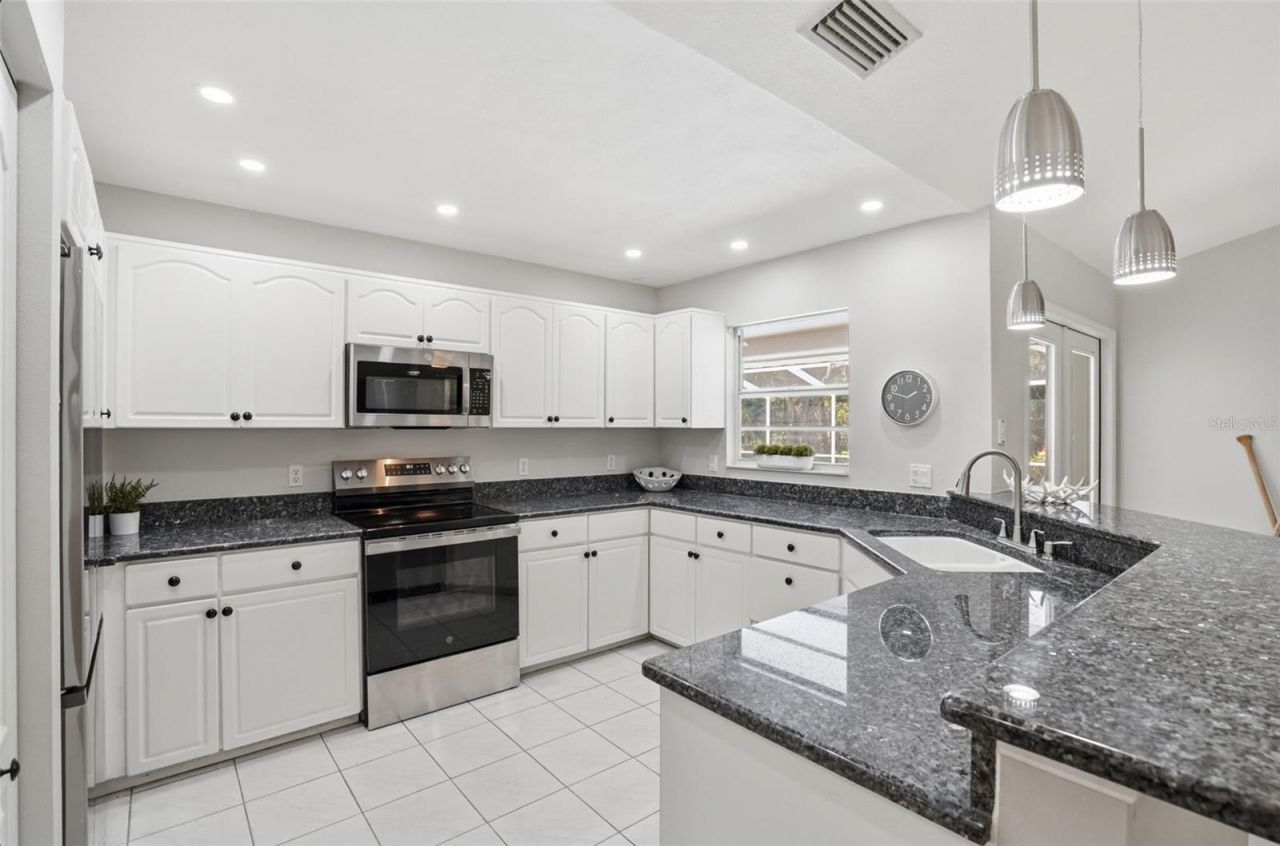 610 Woodview Way, Bradenton, FL 34212 Photo