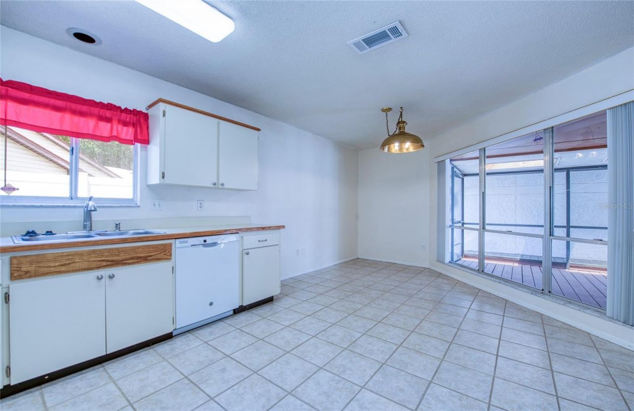6922 Silvermill Drive, Tampa, FL 33635 Photo