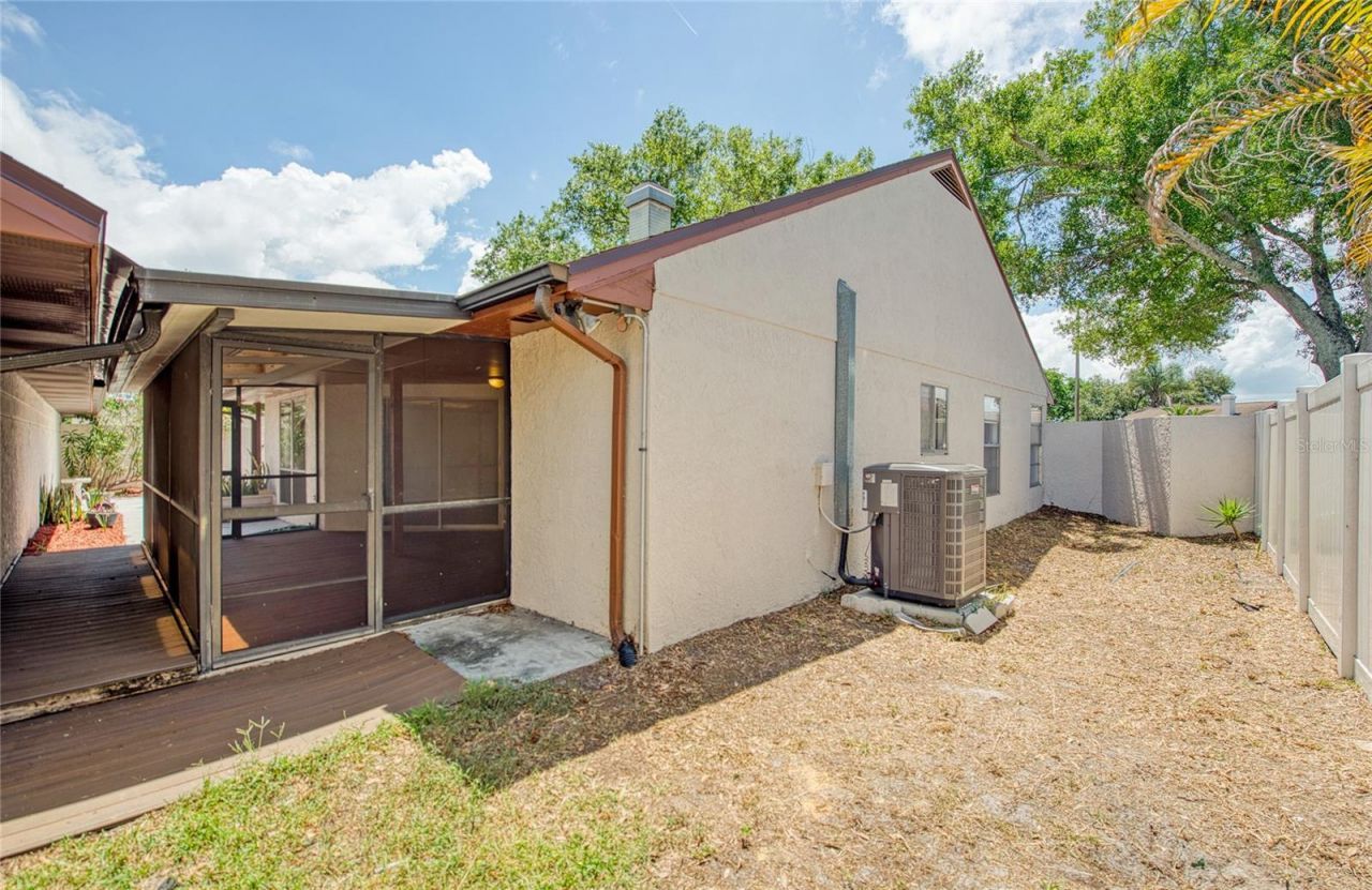 6922 Silvermill Drive, Tampa, FL 33635 Photo