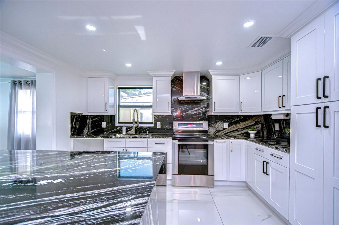 3314 W Kirby Street, Tampa, FL 33614 Photo