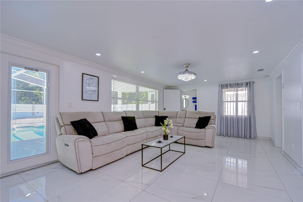 3314 W Kirby Street, Tampa, FL 33614 Photo