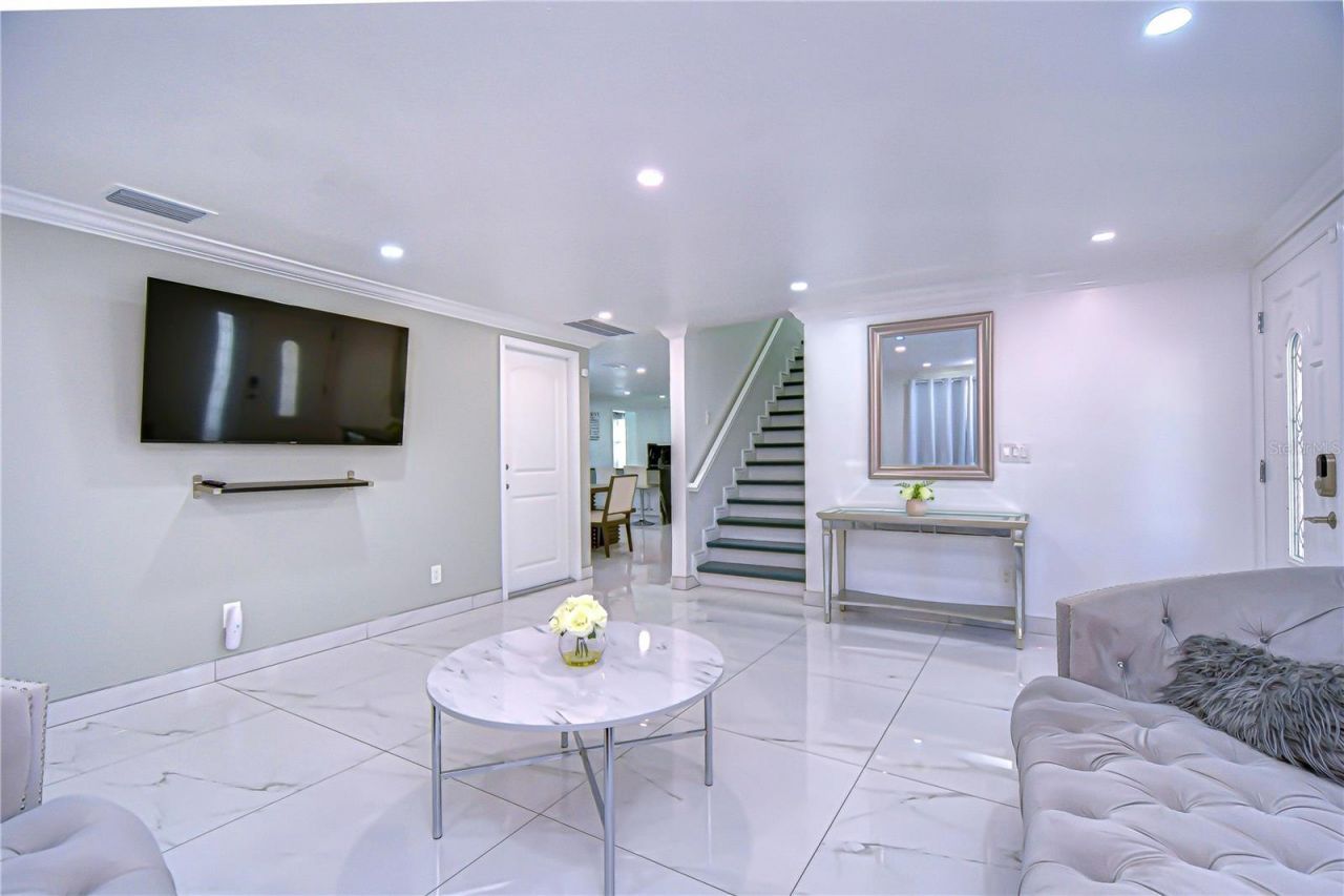 3314 W Kirby Street, Tampa, FL 33614 Photo