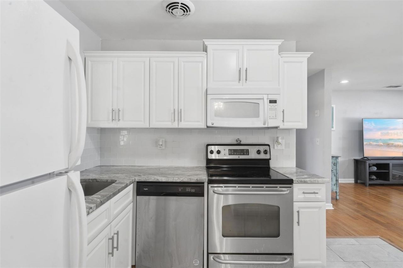 65 Community Dr , Debary, FL 32713 Photo