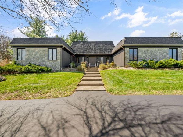 1201 Carriage Road , Powell, OH 43065