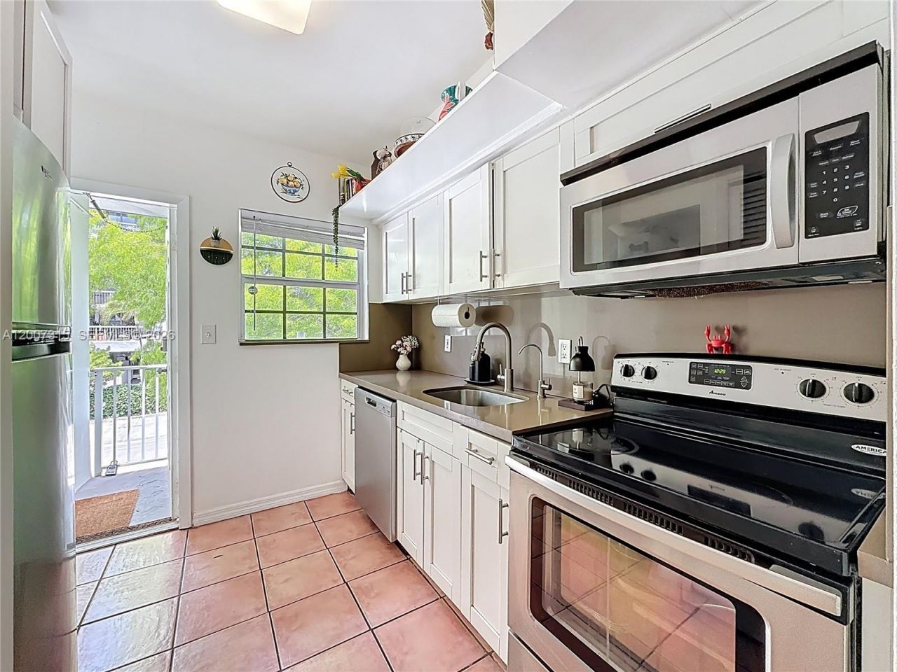 9280 Bay Harbor Ter , Unit 25, Bay Harbor Islands, FL 33154 Photo