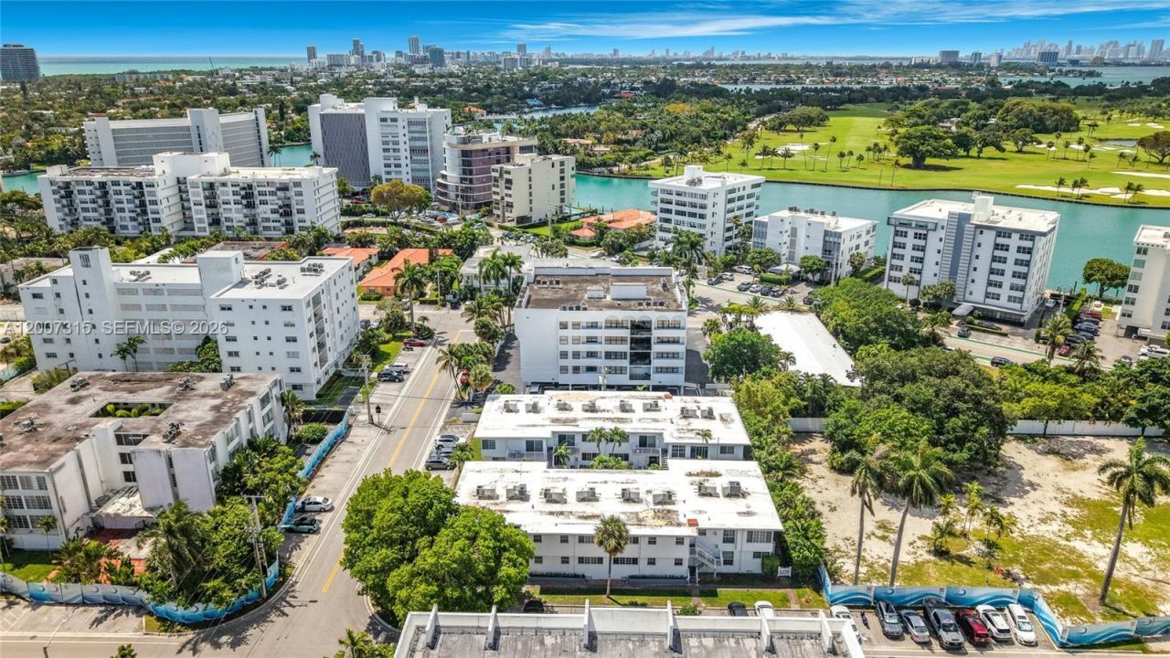 9280 Bay Harbor Ter , Unit 25, Bay Harbor Islands, FL 33154 Photo