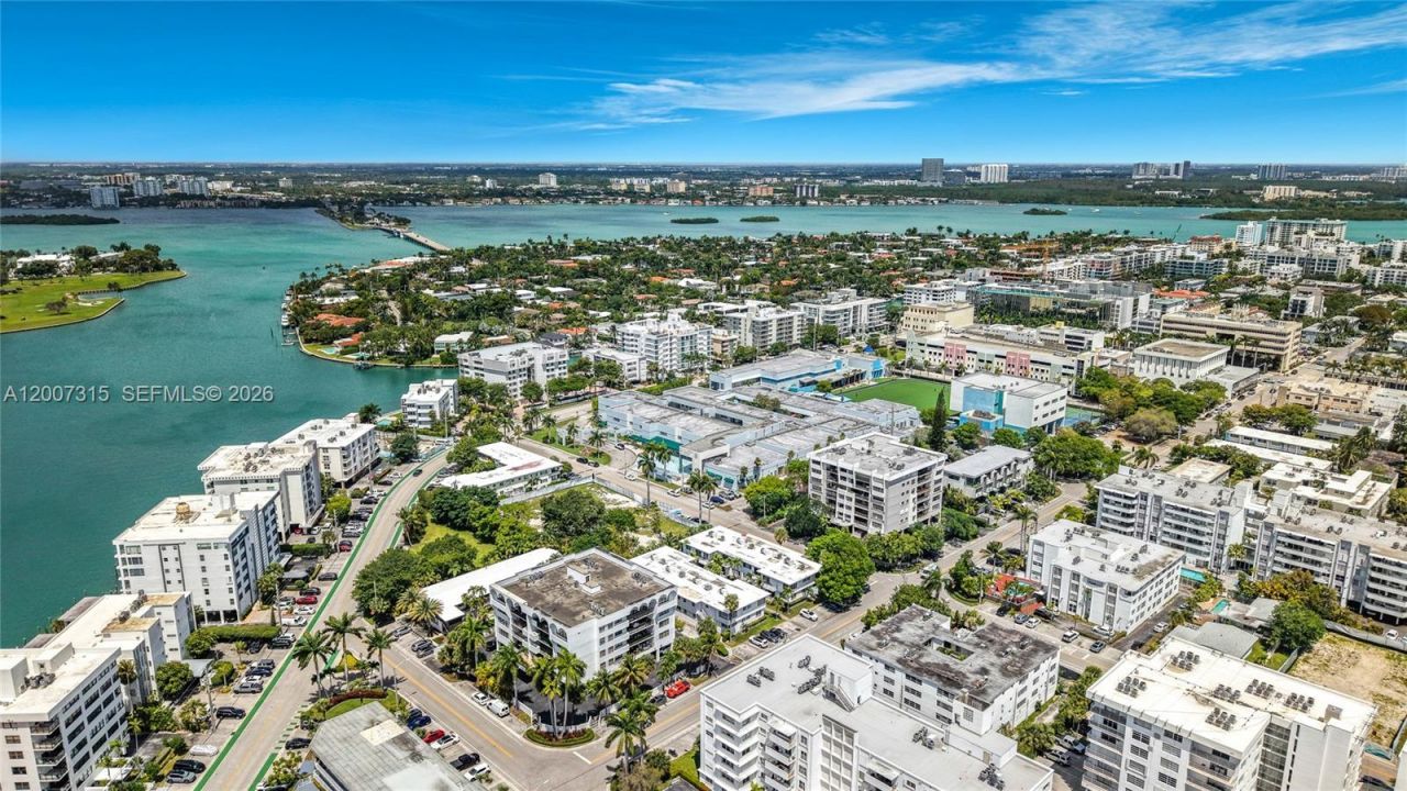 9280 Bay Harbor Ter , Unit 25, Bay Harbor Islands, FL 33154 Photo