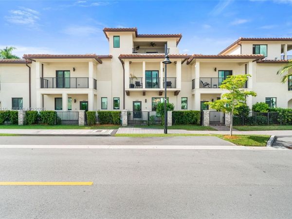 4648 NW 83rd Ave, Doral, FL 33166