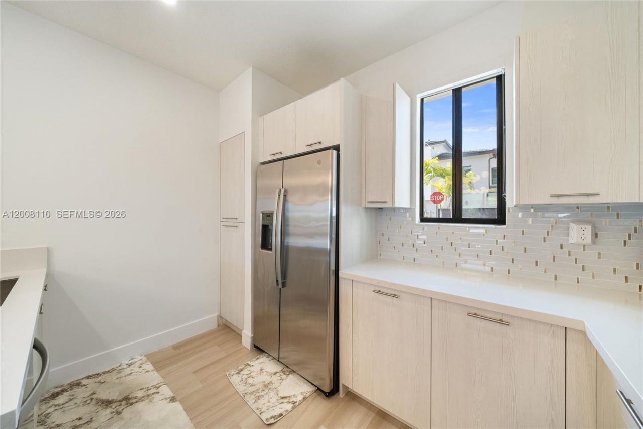 4648 NW 83rd Ave , Doral, FL 33166 Photo